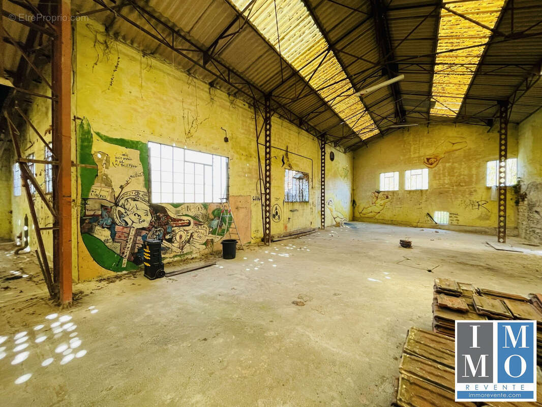 Commerce à MEHUN-SUR-YEVRE