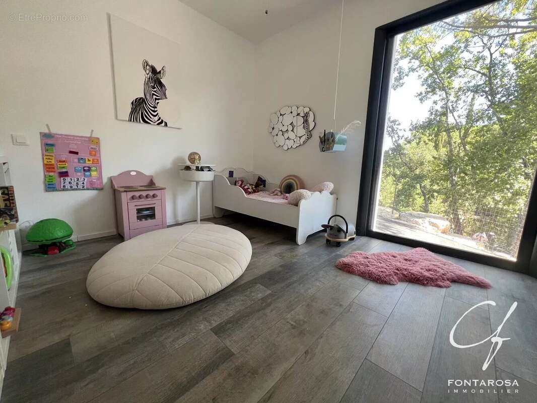 Maison à PUGET-SUR-ARGENS