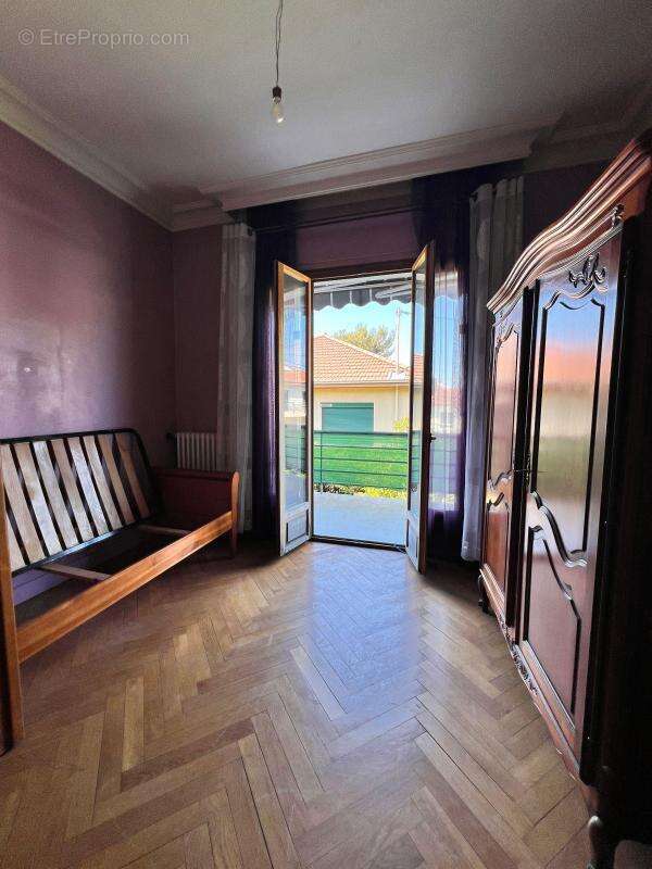 Maison 6 Pièces de près de 145 m2 à vendre dans le secteur du VERNAY - photo 11