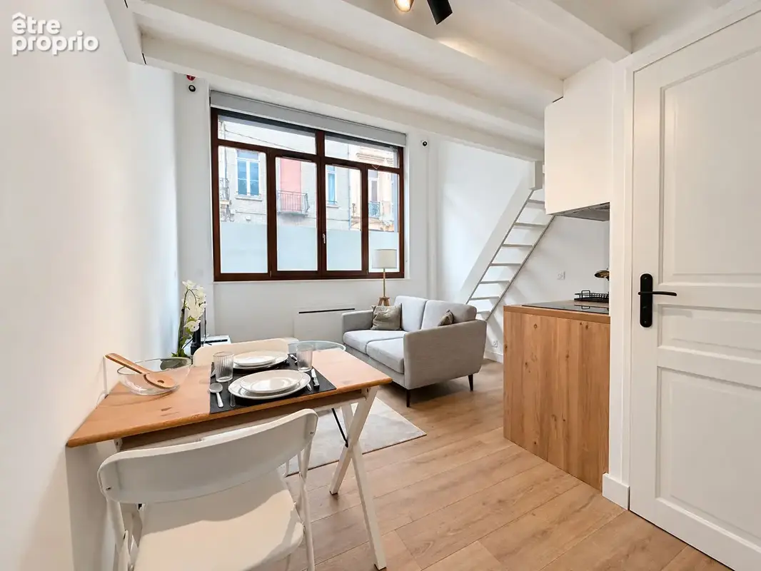 Studio rénové et meublé avec mezzanine - photo 3
