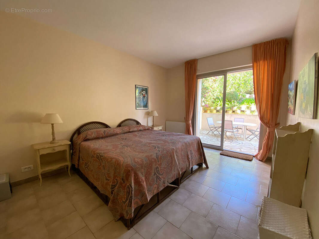 Appartement à SIX-FOURS-LES-PLAGES