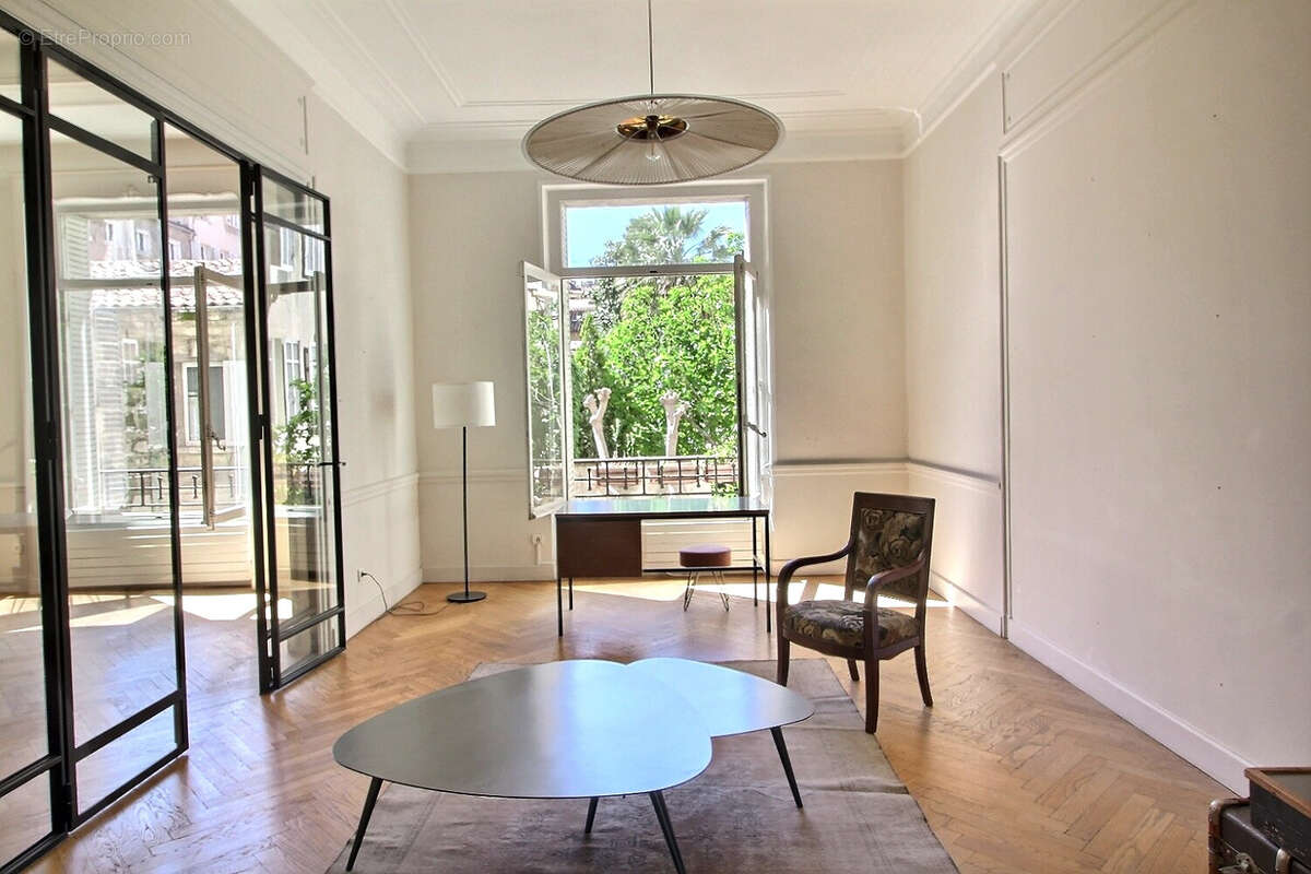 Appartement à MARSEILLE-6E