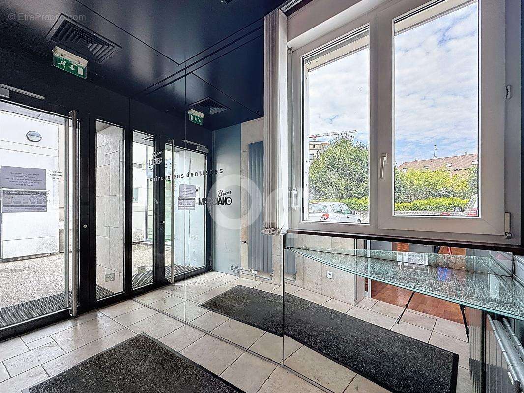 Commerce à SAINT-LOUIS