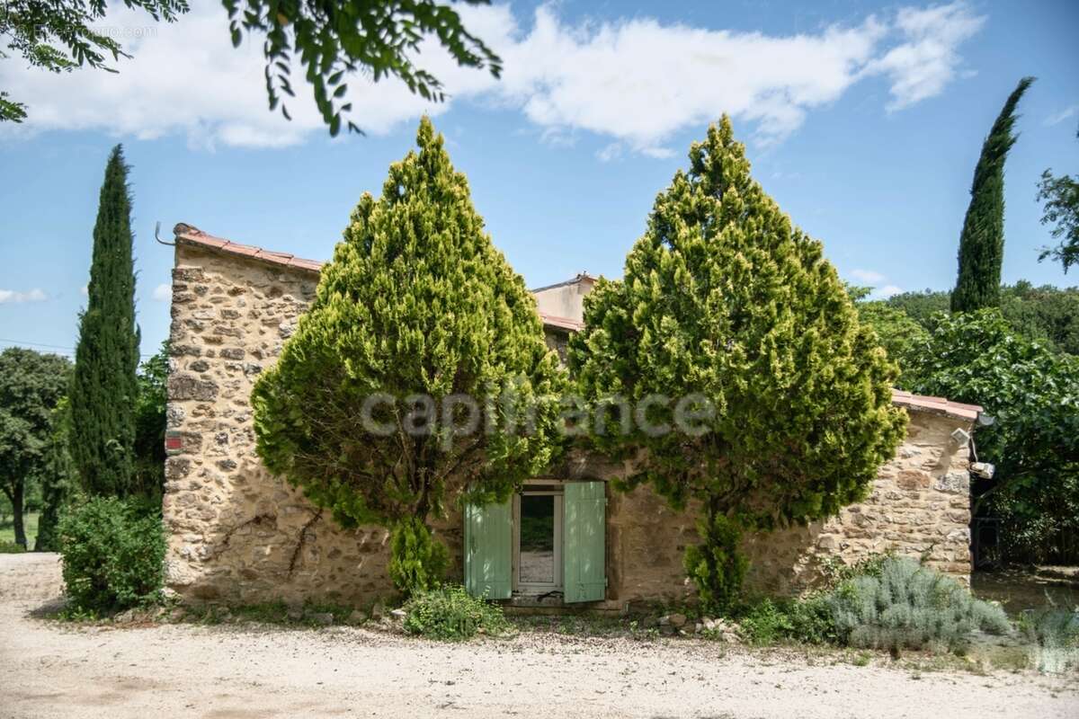 Entre Uzès et La Roque-sur-Cèze, Éden Provençal : Mas du XVIIIe & Son Domaine Privé sur 3,3 hectares - photo 25