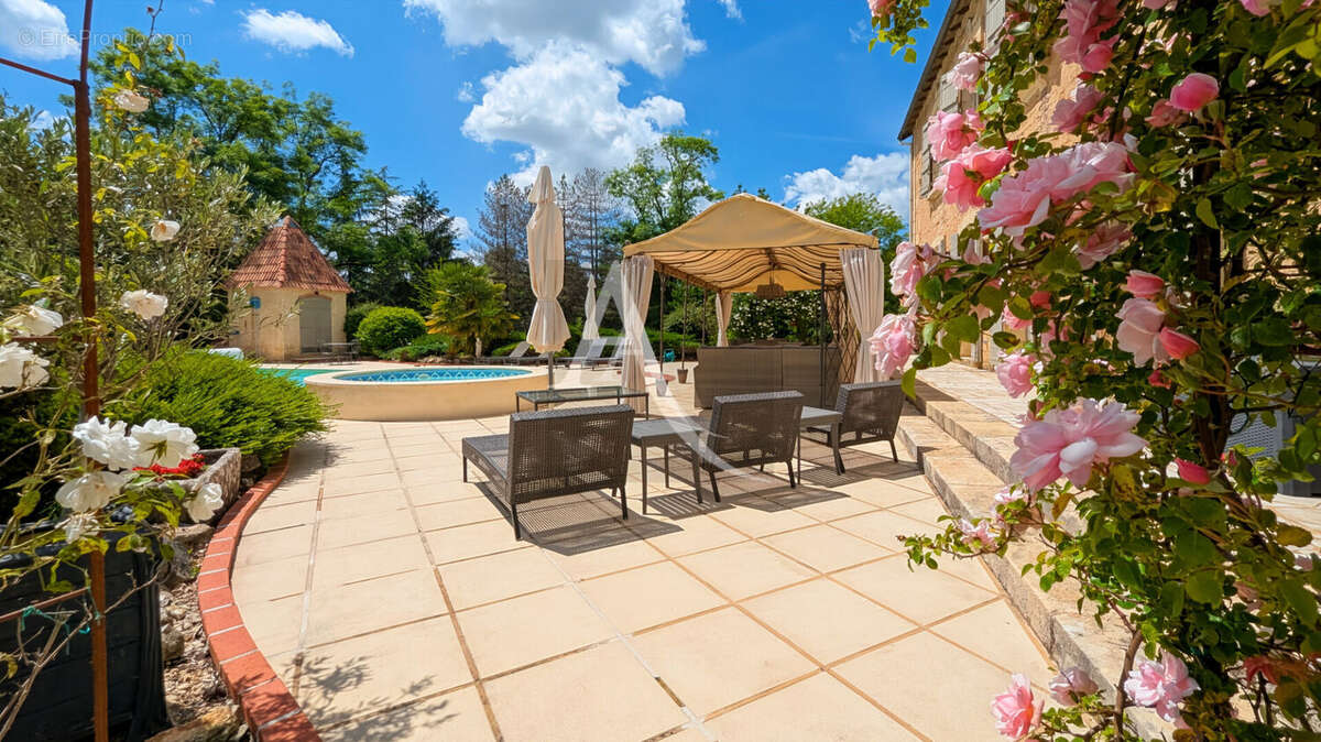 Maison à SAINT-FRONT-SUR-LEMANCE