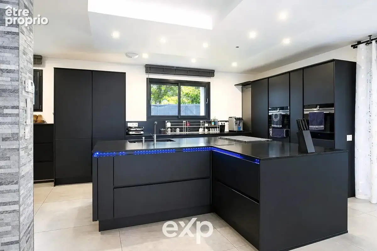 Maison 8 pièces 205 m² à vendre à Pontcharra (38530) - photo 4