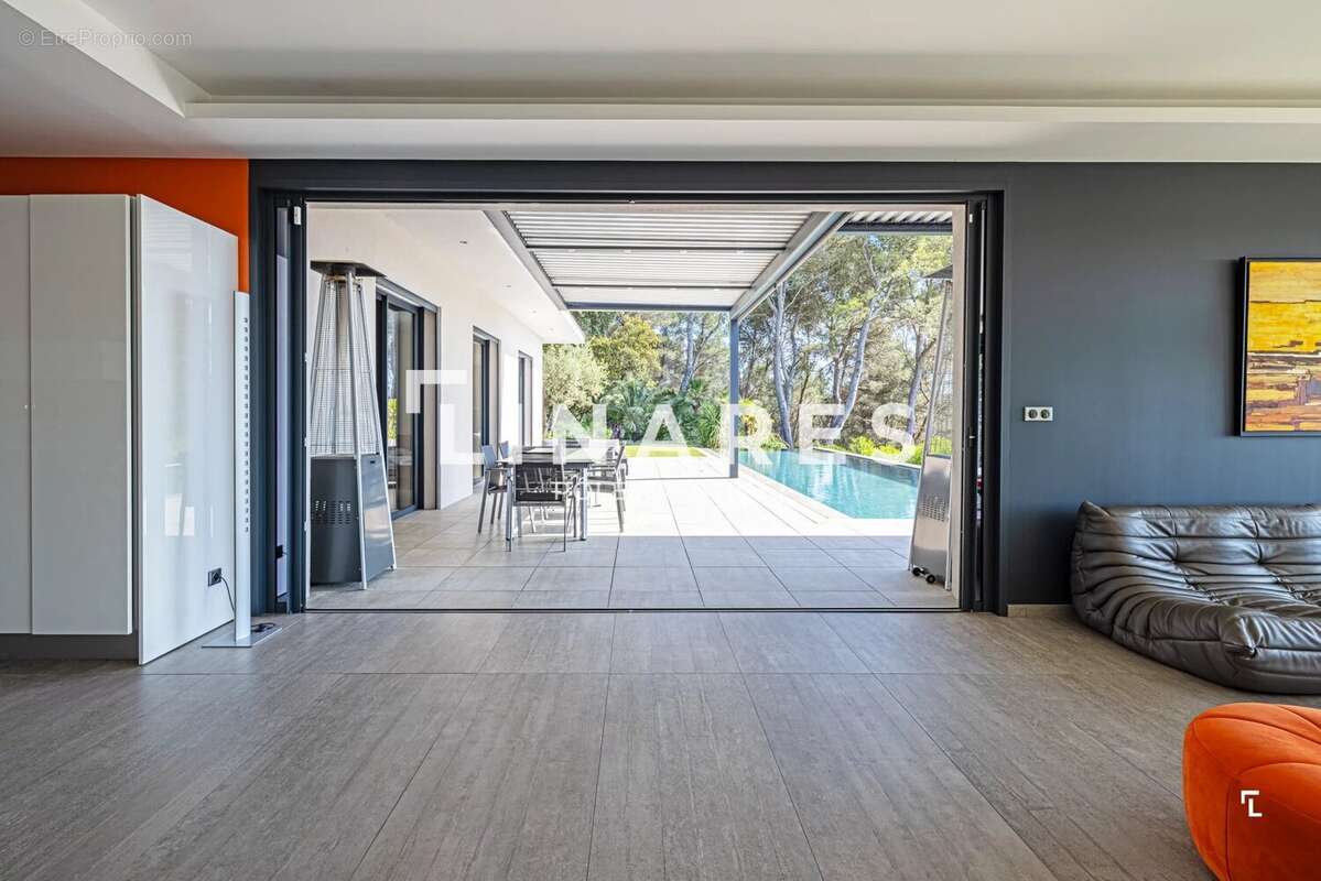 LE PANORAMA - Villa contemporaine d’architecte de 283m2 avec vue panoramique - Piscine à débordement - Bouc-Bel-Air - photo 4