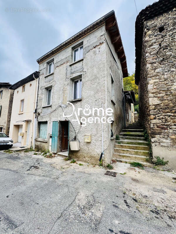 Maison à SERVES-SUR-RHONE