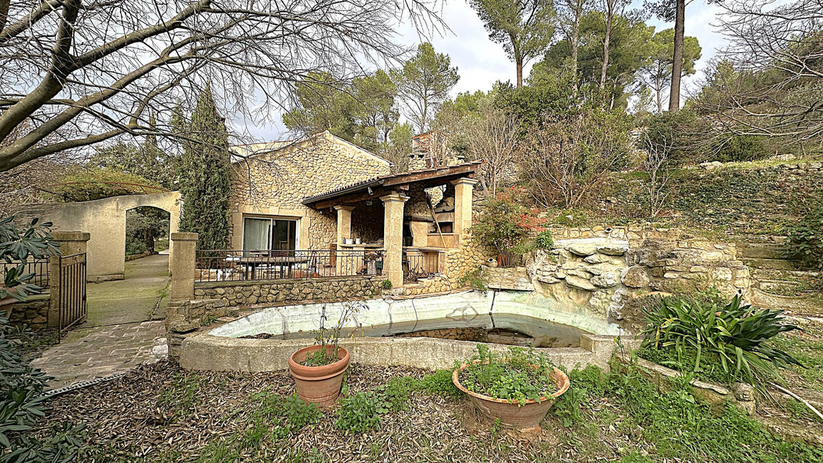 Maison à PELISSANNE