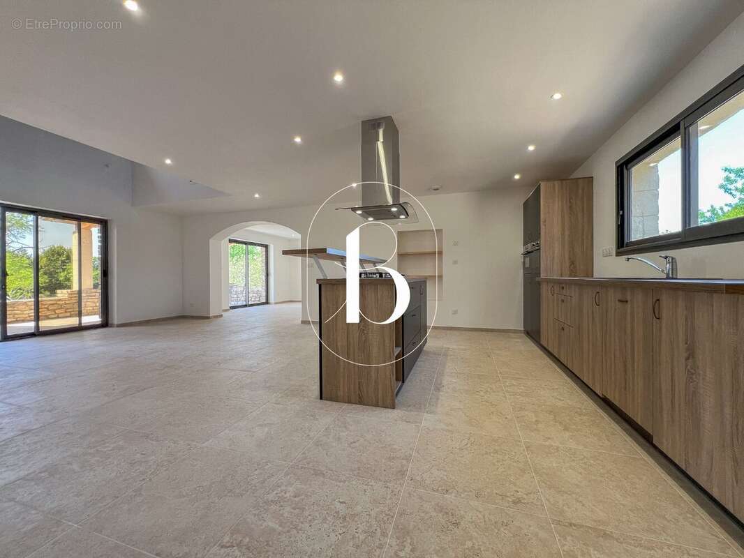 Maison à GOUDARGUES