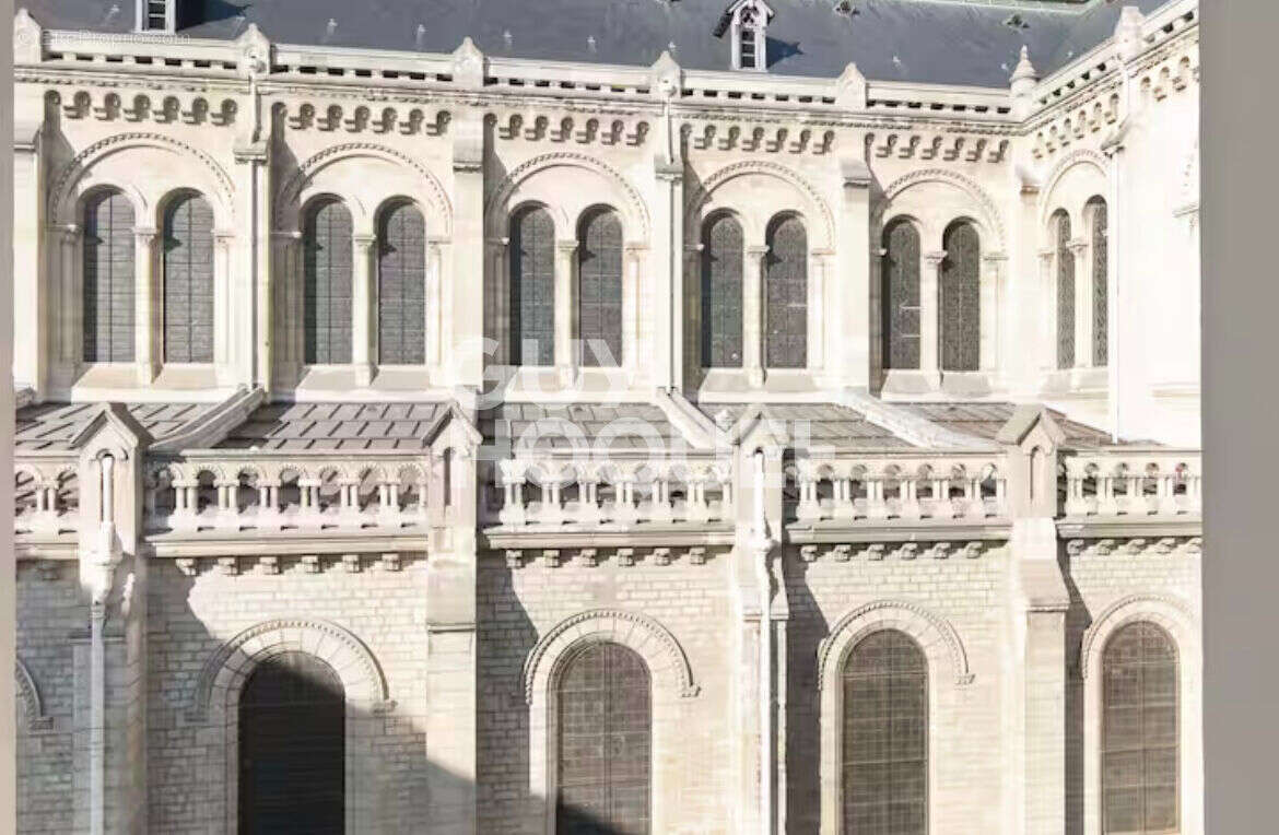 Appartement à PARIS-20E