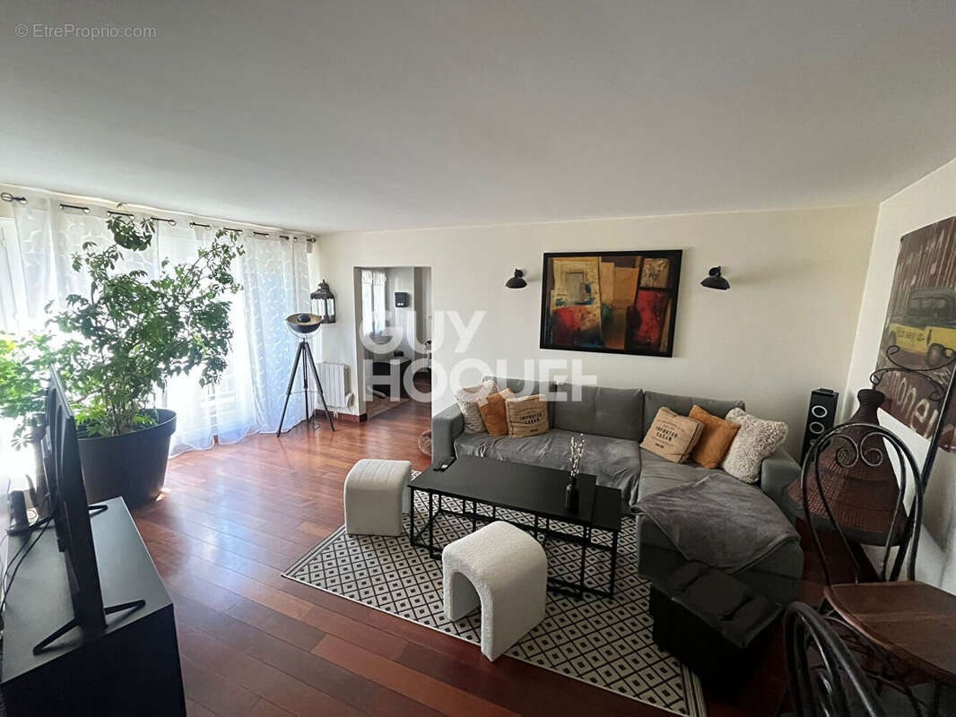 Appartement à COUBRON