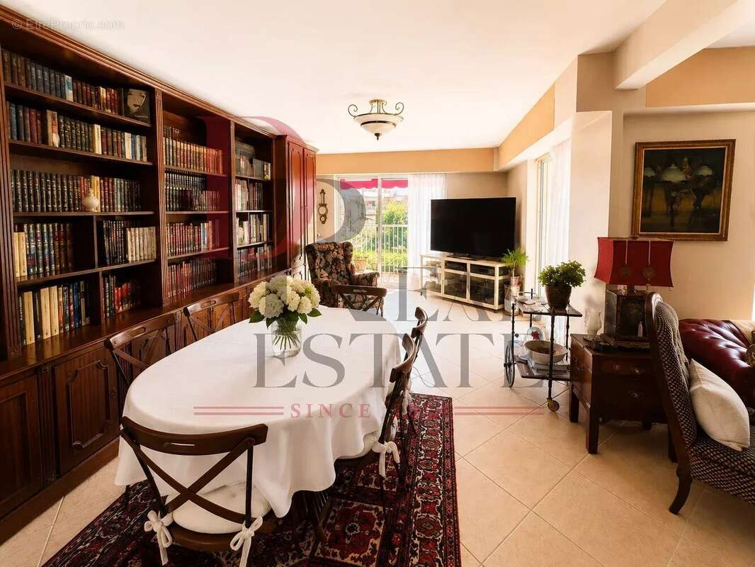 Appartement à LE CANNET