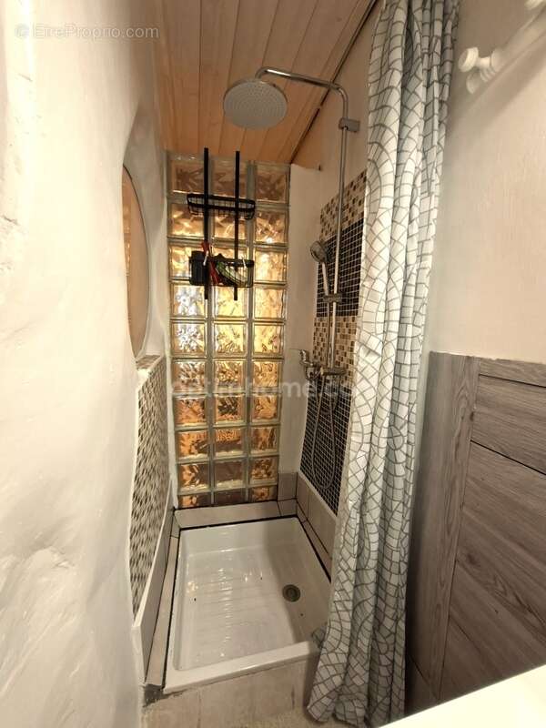  Idéal Artisan ou Profession Libérale : Immeuble Mixte en Plein Cœur de DIGNE LES BAINS (04) - photo 13