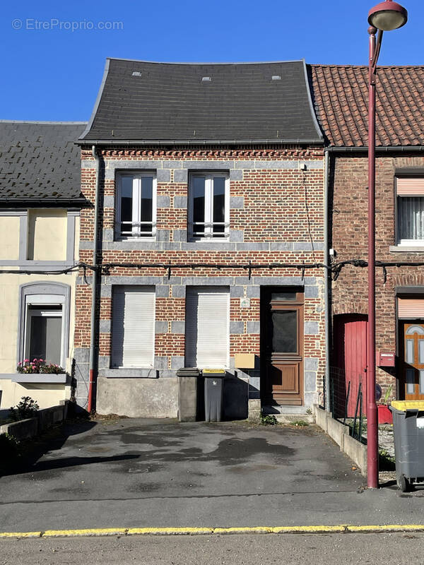 Maison à PONT-SUR-SAMBRE