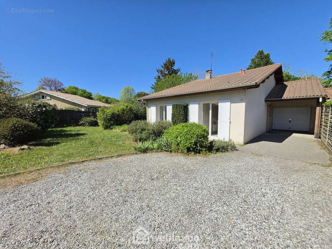 Sur un terrain de 1007 m² - Maison à LE PIAN-MEDOC