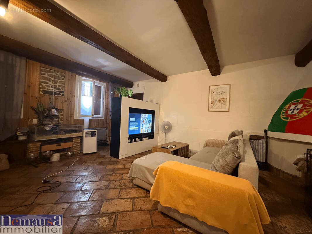 NIMES - Immeuble 280m2 - photo 2