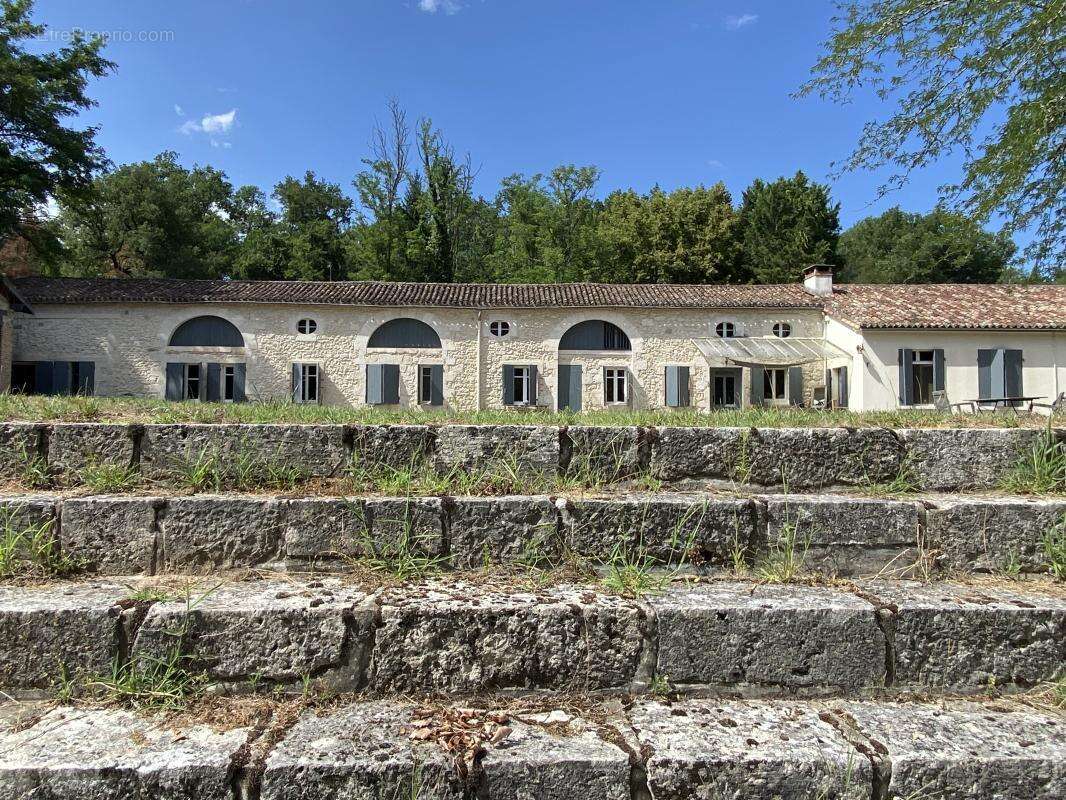 Derniers vestiges du Château du Marquis d’Andiran – Un domaine d’exception au cœur de la nature - photo 2