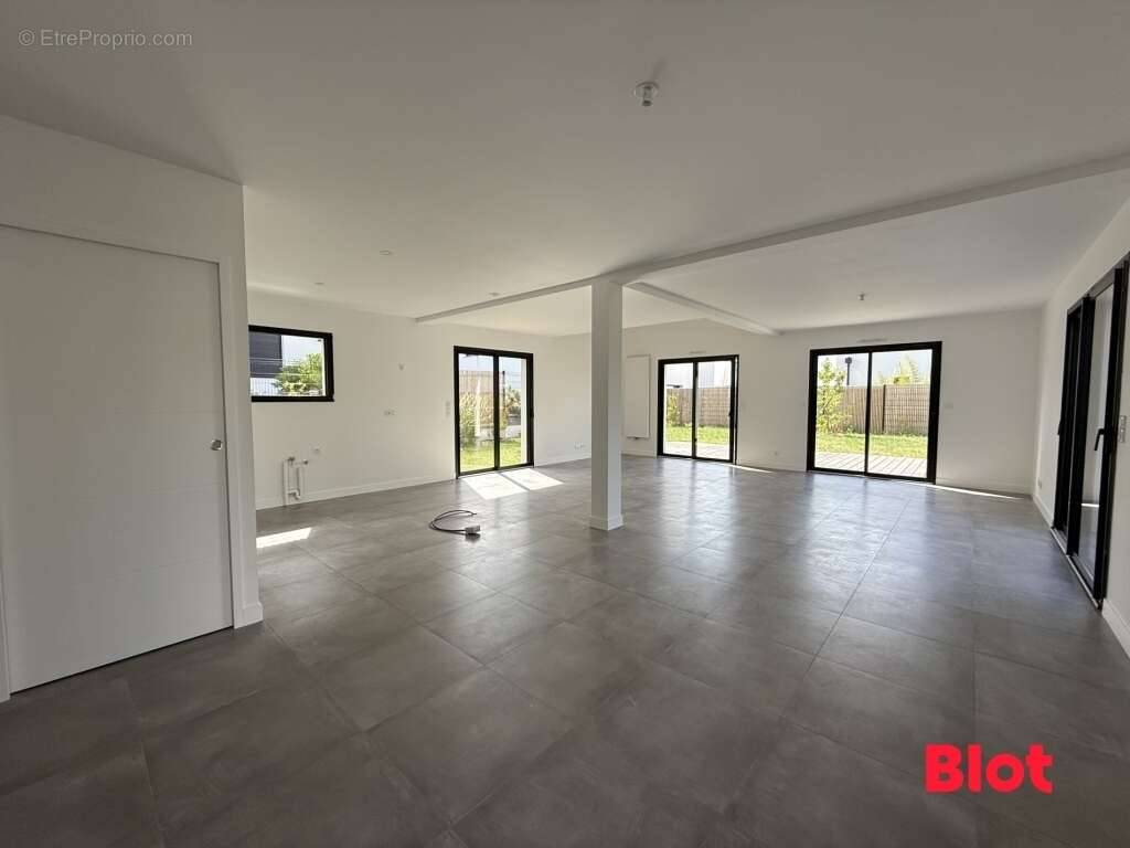 Maison 157 m² à Cesson-Sevigne  - photo 6