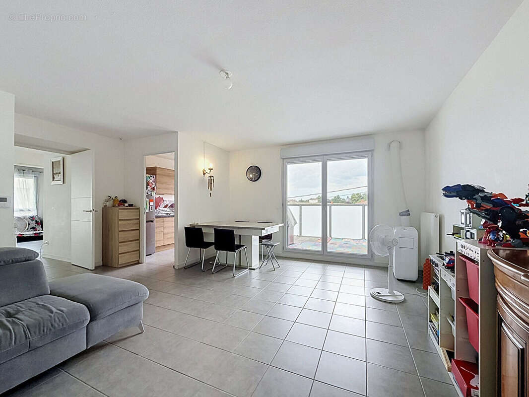 Appartement à RILLIEUX-LA-PAPE