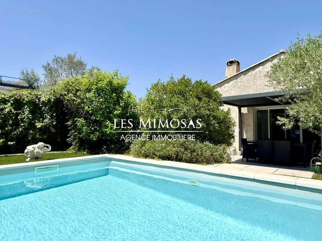 Maison à ROQUEBRUNE-SUR-ARGENS
