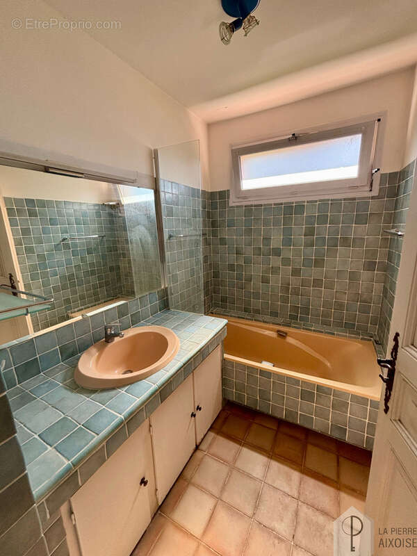 Appartement 4 pièces 110,89m2  balcon parking  Val ST André - Aix  en Provence - photo 5