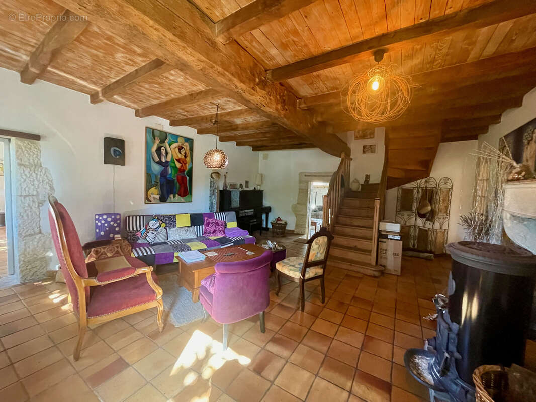 Charmante maison 4 chambres avec jardin et dépendances - photo 11