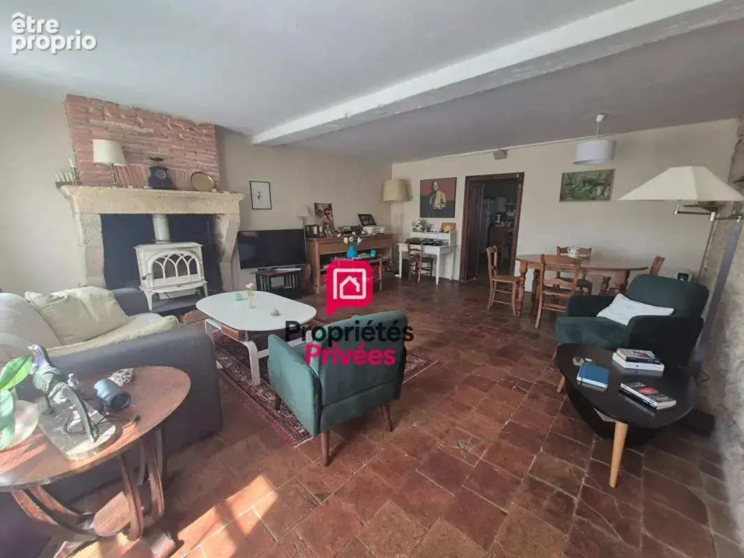 Ensemble immobilier de caractère de 290 m2 avec Gîte - Noaillan - photo 9
