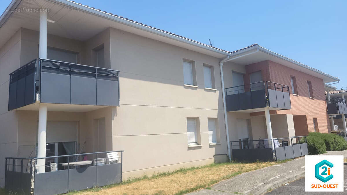 Appartement 62 m² à Cazeres  - photo 2