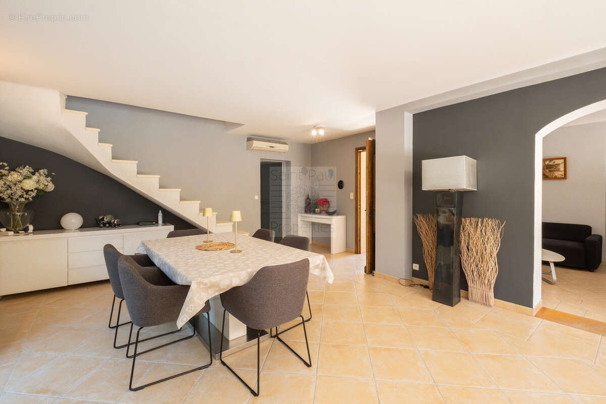 Maison à VILLENEUVE-LOUBET