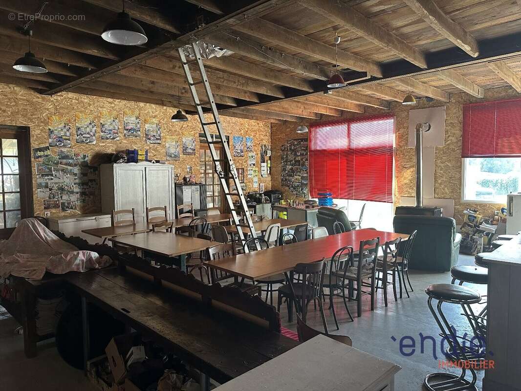 Joli local de 120 m2 transformable en habitation sur Forges - photo 3