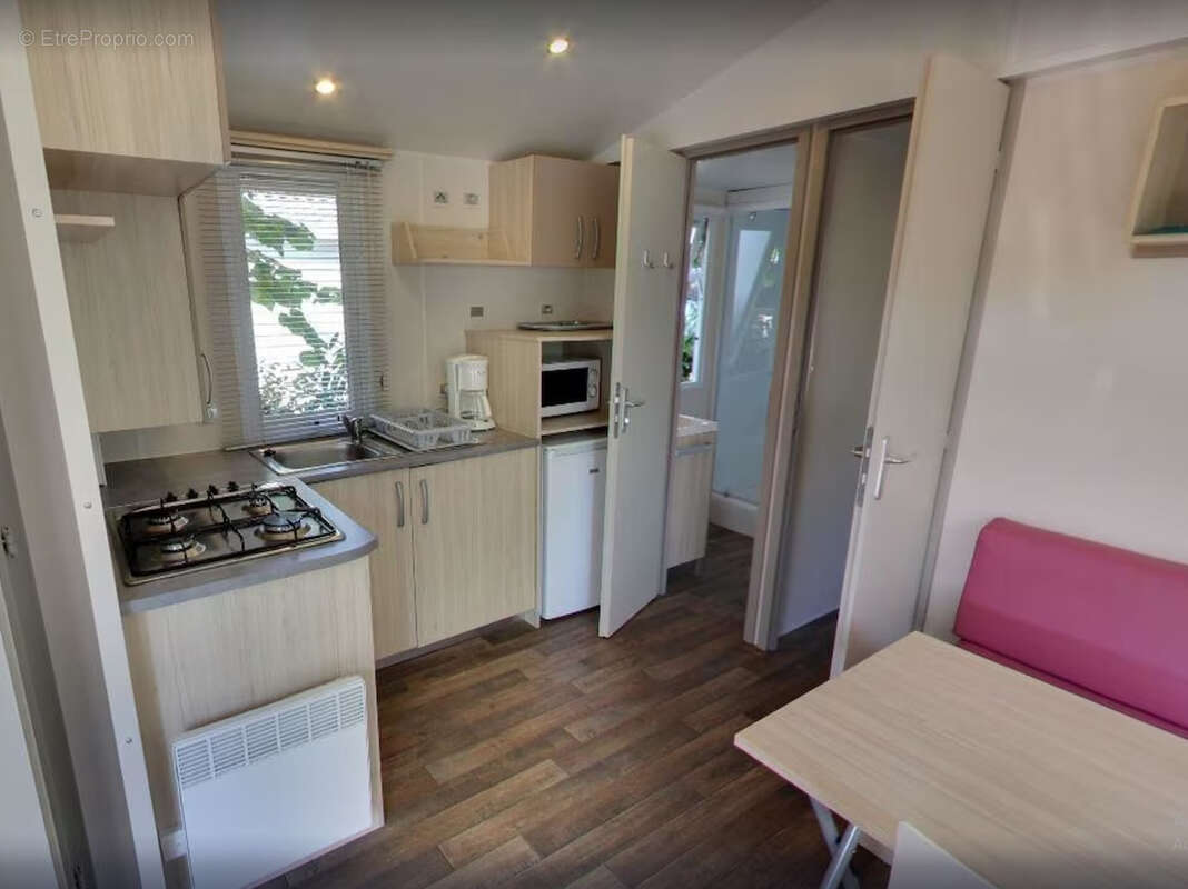 Commerce à SARLAT-LA-CANEDA