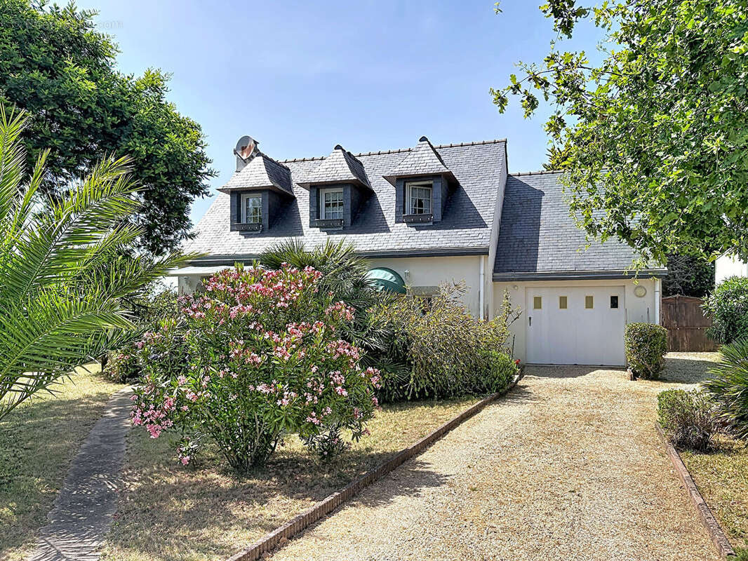 BILLIERS - Maison indépendante avec jardin, garage et aperçu mer - photo 4