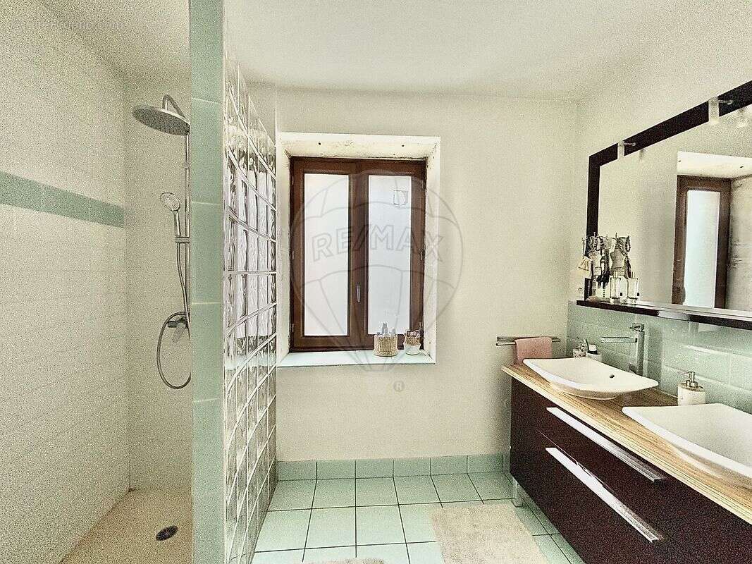 Maison à LE PERREON