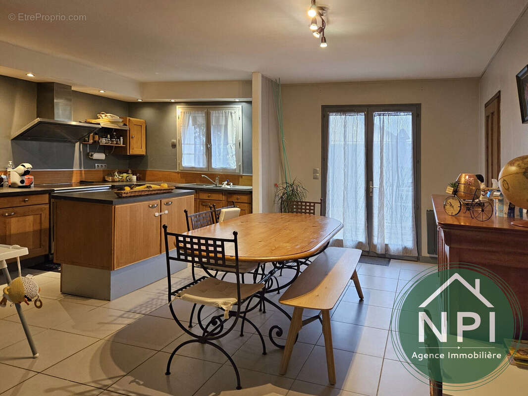 Maison à LIVRY-SUR-SEINE