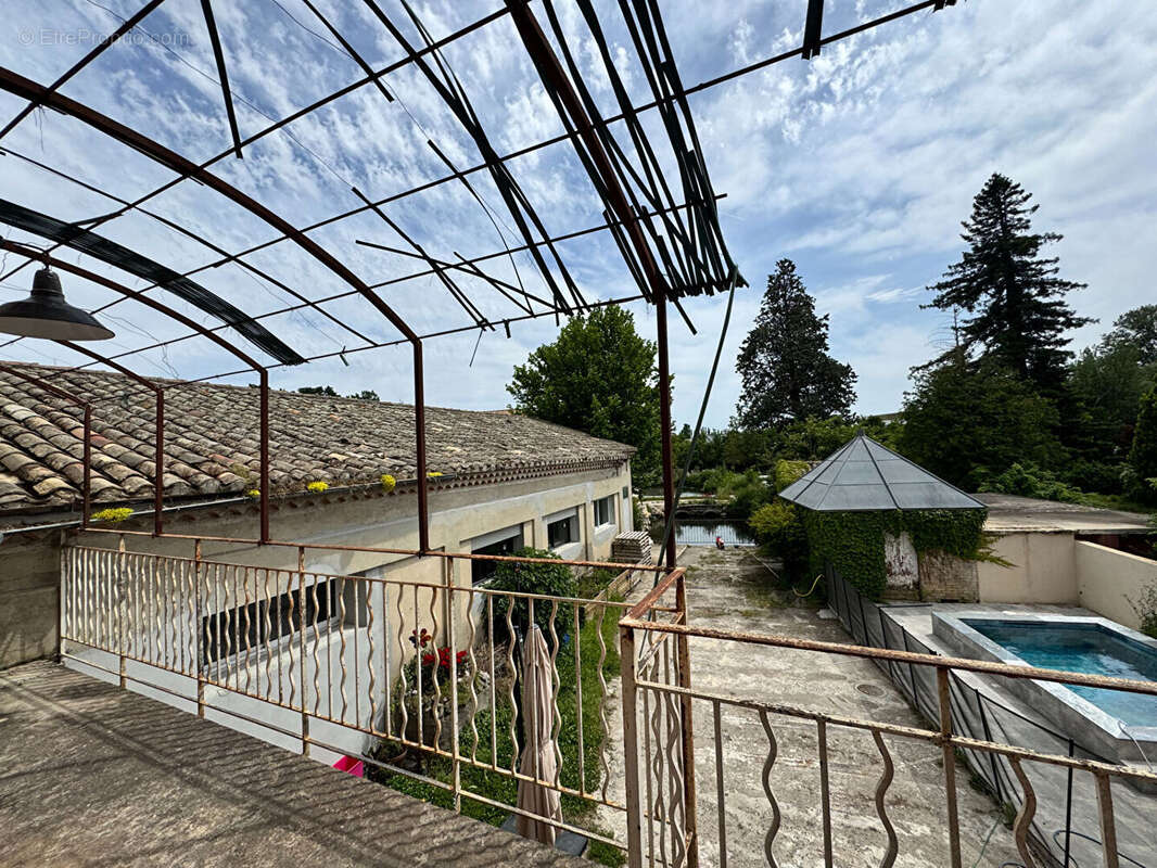 Appartement à CHATEAUNEUF-DE-GADAGNE