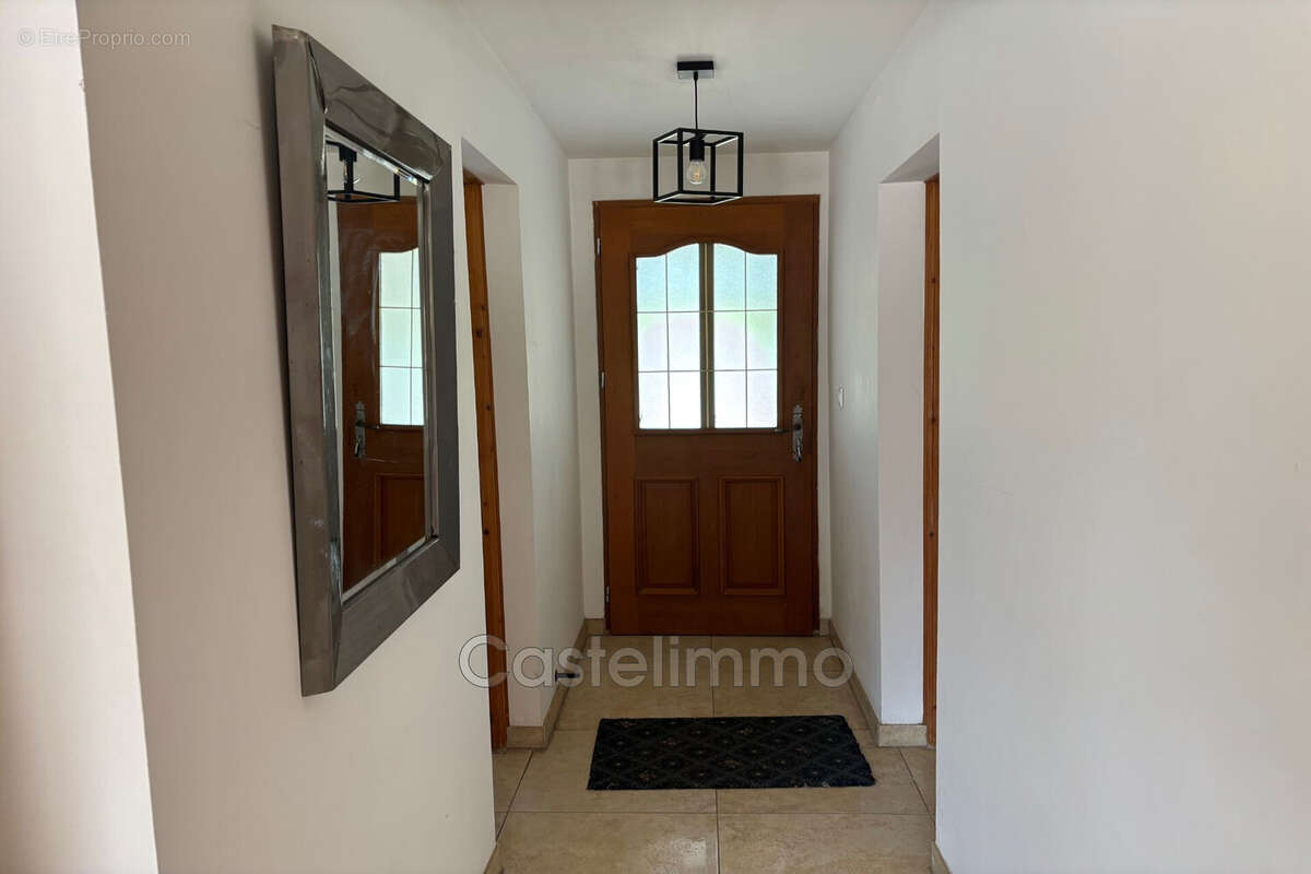 Maison à SAINT-NICOLAS-DE-LA-GRAVE