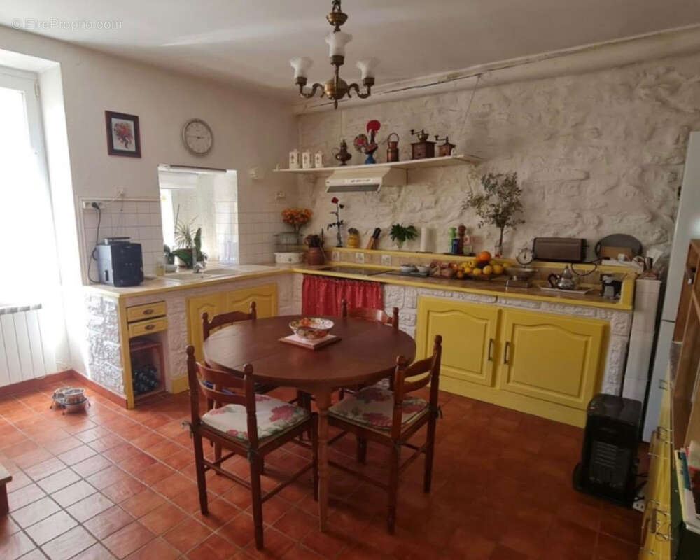 Maison à BOURG-SAINT-ANDEOL