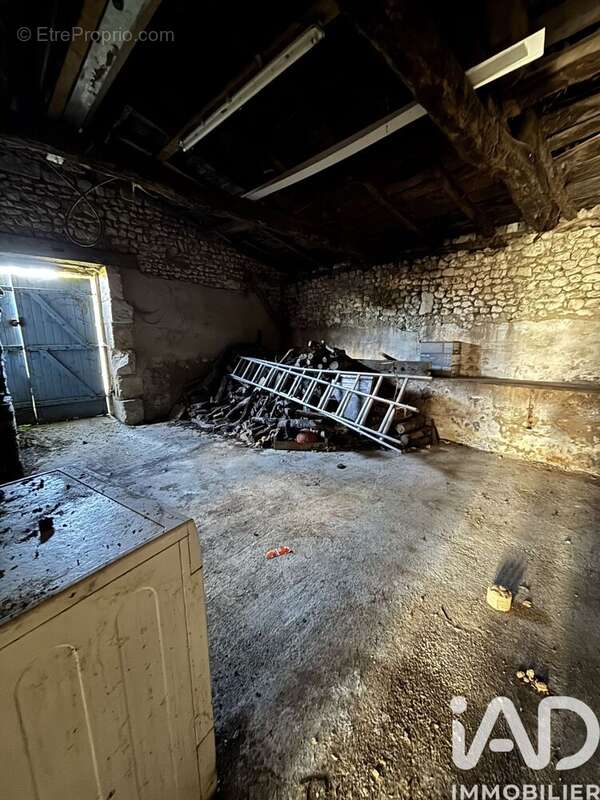 Maison 150 m² à Chenac-Saint-Seurin-D'uzet  - photo 7