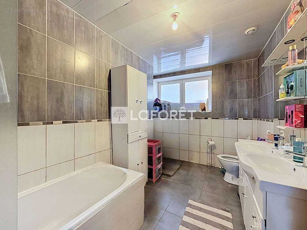 Immeuble Liffol Le Grand 9 pièce(s) 199.16 m2 - photo 5