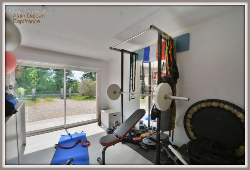 A vendre Maison Contemporaine  6 pièces MONBAHUS (47)-131 M2 -Terrain arboré 2000 M2 - photo 12