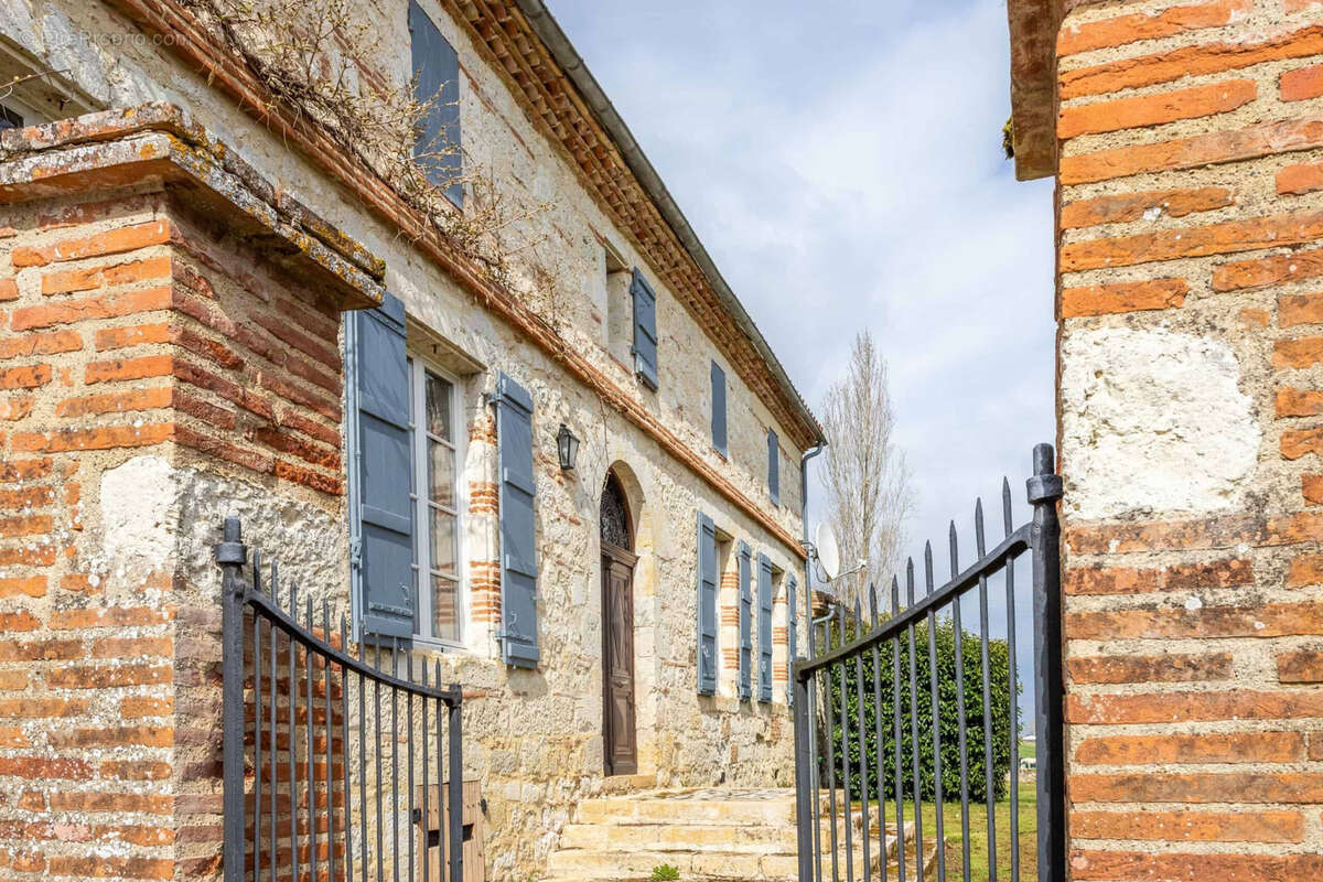 Domaine rural avec installations équestres et lac - photo 12