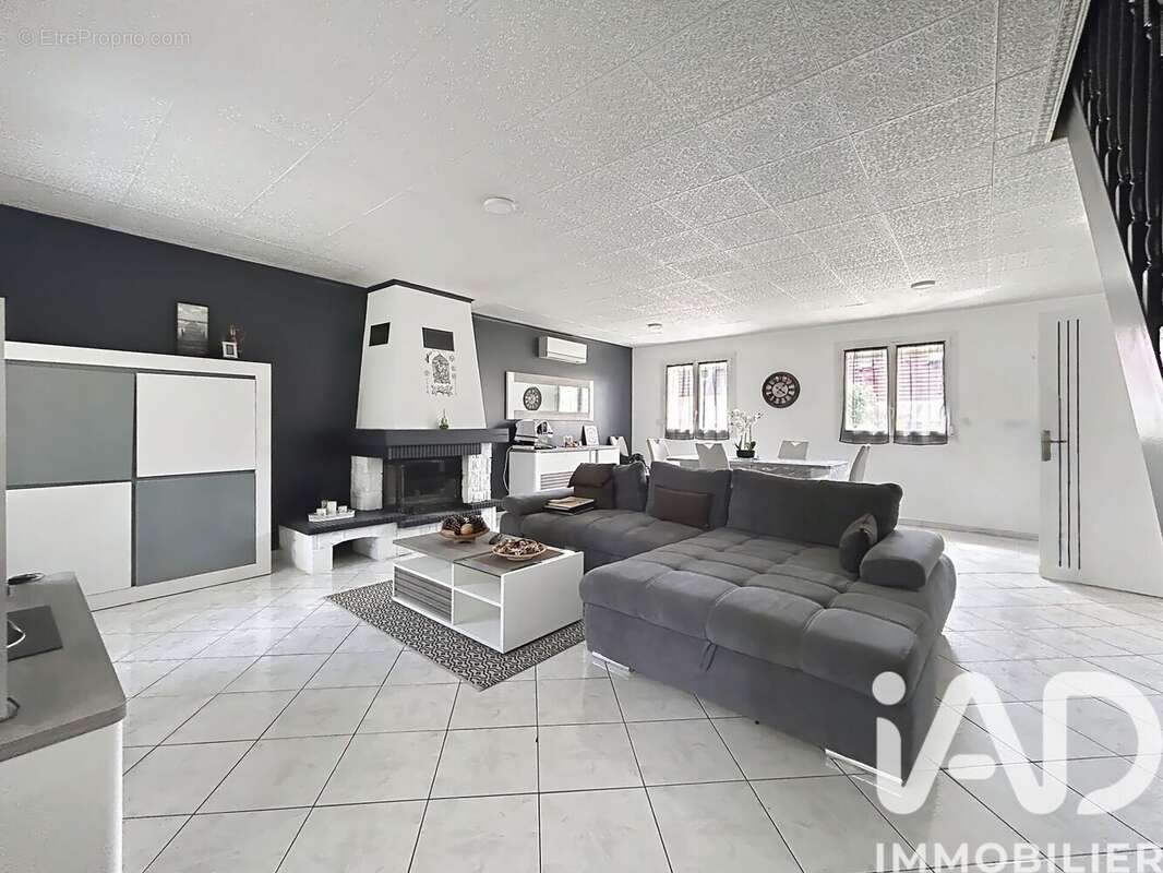 Photo 3 - Maison à PONTAULT-COMBAULT