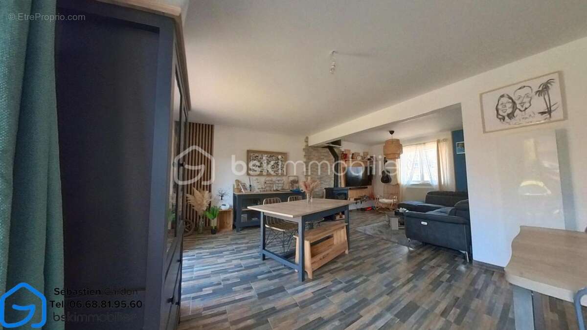 Maison à COURRIERES