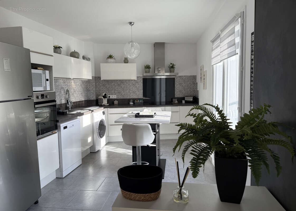 Appartement à SAINTE-CECILE-LES-VIGNES