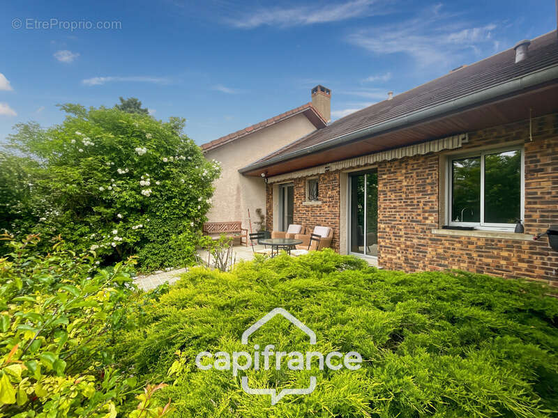 Maison d'Architecte 175m2 1464m2 de terrain clos et arboré - photo 5