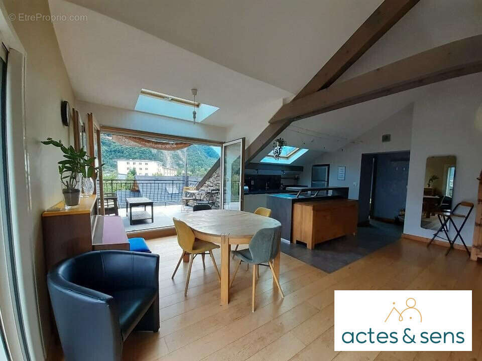 Appartement à SAINT-JEAN-DE-MAURIENNE