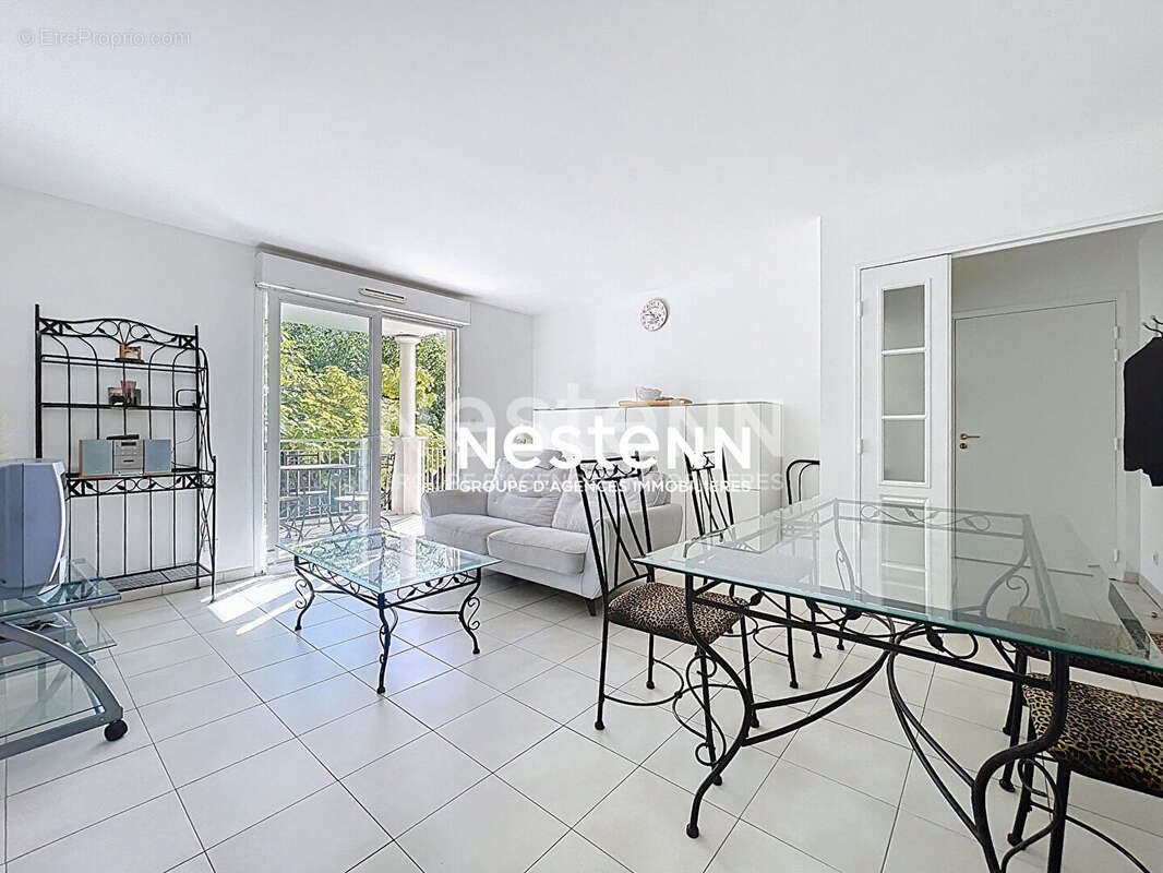 Appartement à VALLAURIS