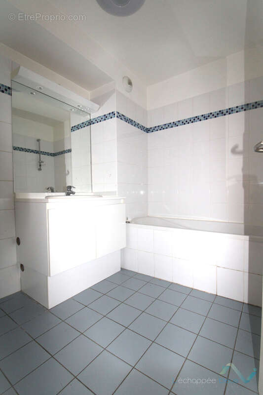 Vente appartement/maison T3 avec jardin  à Cogolin - photo 8