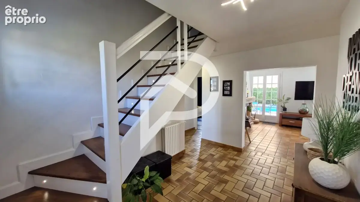 Maison rénovée 6 pièces 189 m² avec piscine proche ORTHEZ - photo 4